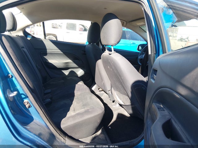 Mitsubishi Mirage Es