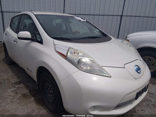 Salvage Nissan LEAF Image