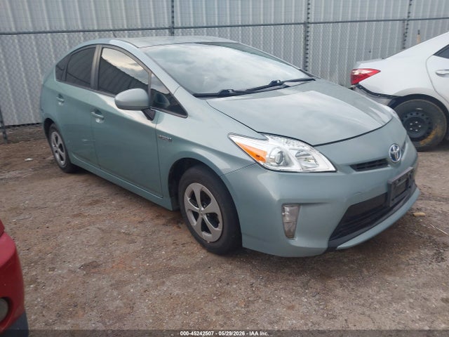Salvage Toyota Prius Image