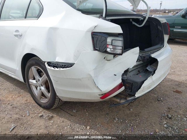 Volkswagen Jetta 1.4t S