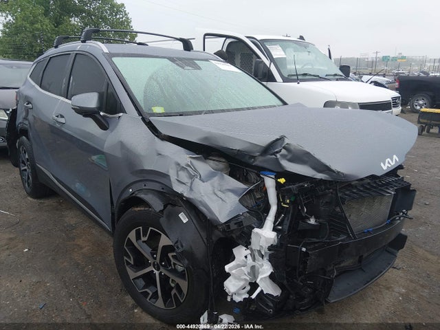 Salvage Kia Sportage Image