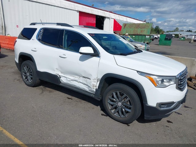 Salvage GMC Acadia Image