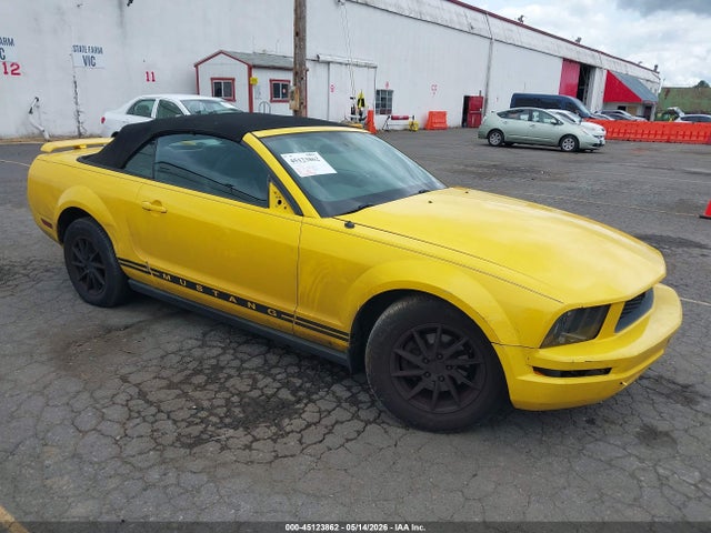 Salvage Ford Mustang Image