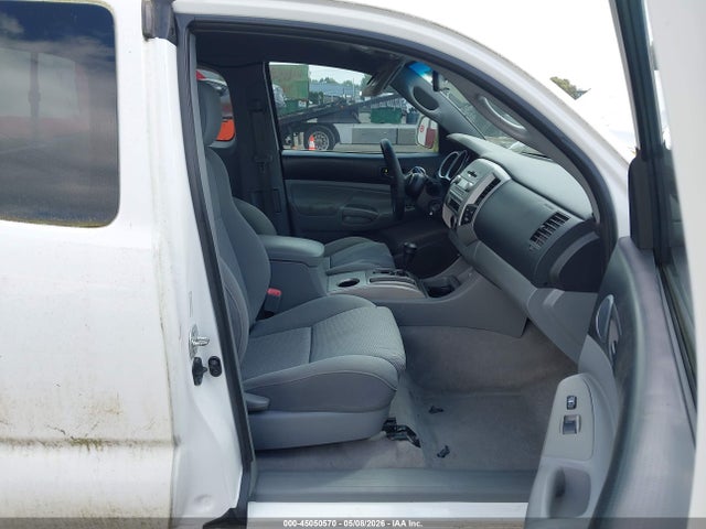 Toyota Tacoma Base V6