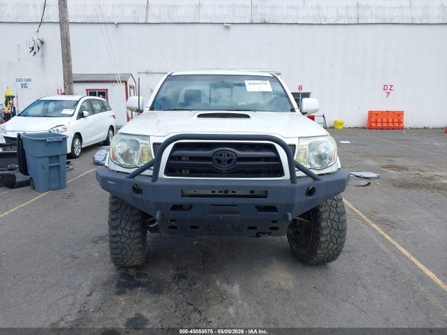 Toyota Tacoma Base V6