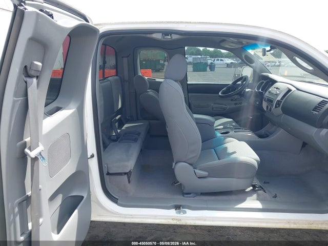Toyota Tacoma Base V6