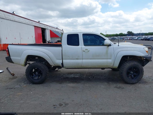 Toyota Tacoma Base V6