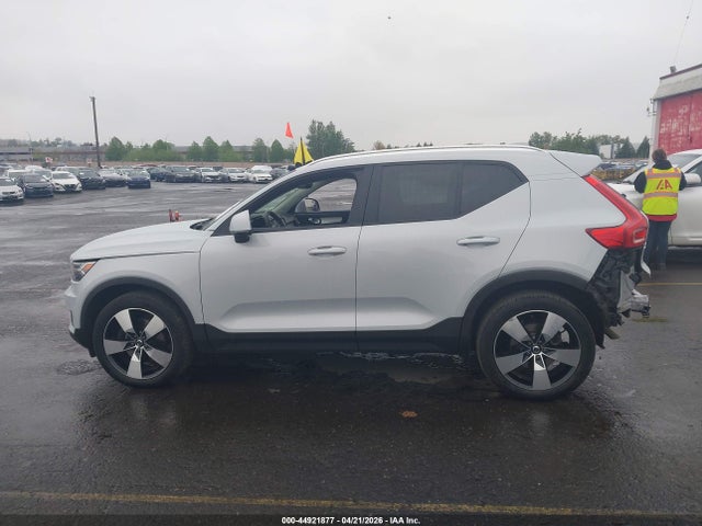 Volvo XC40 T5 Momentum