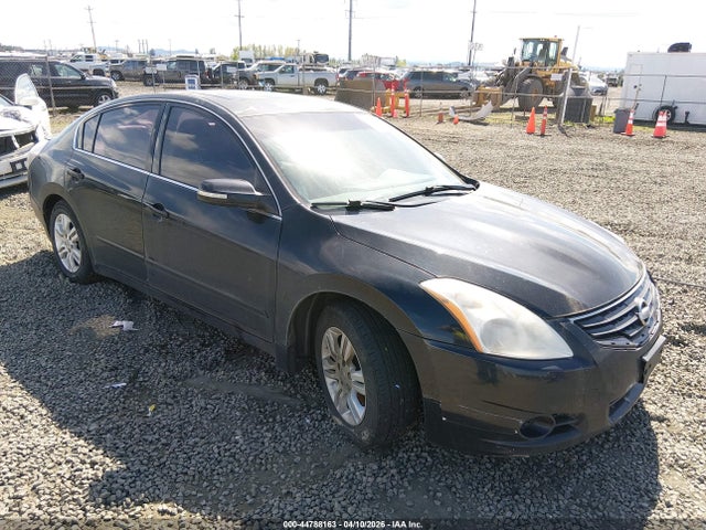 Salvage Nissan Altima Image