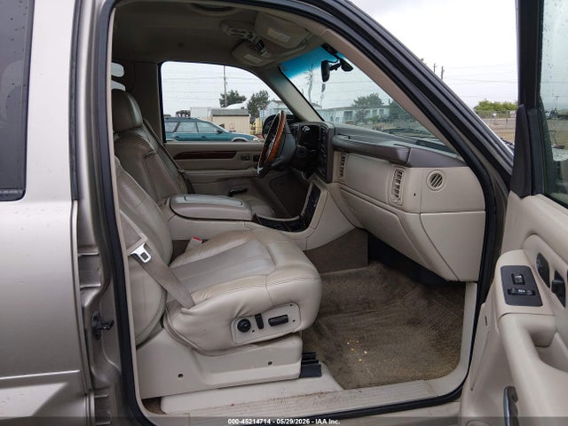 Cadillac Escalade Standard