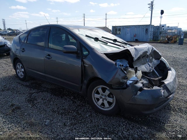Salvage Toyota Prius Image