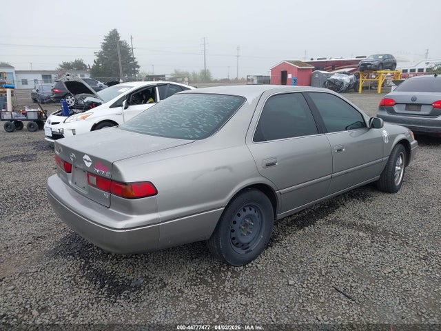 Toyota Camry Xle V6