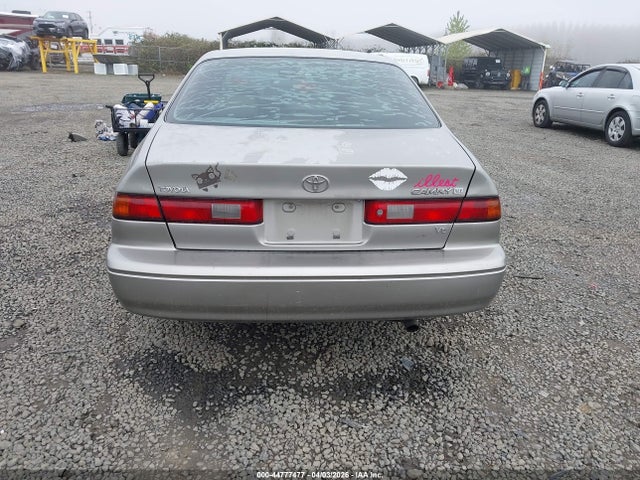 Toyota Camry Xle V6