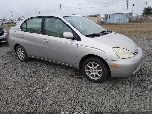 Salvage Toyota Prius Image