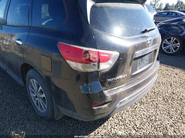 Nissan Pathfinder S