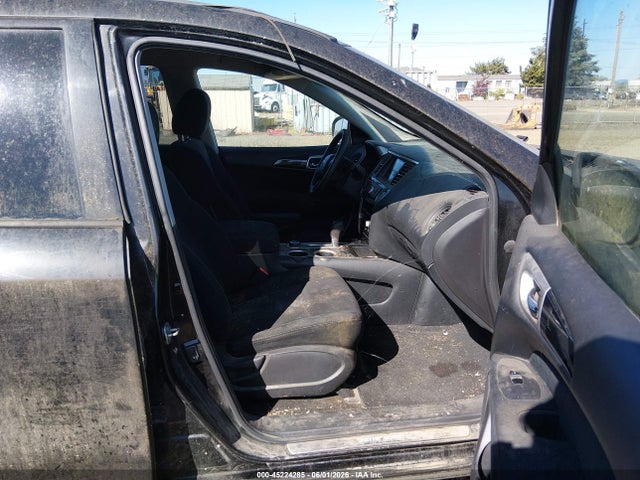 Nissan Pathfinder S