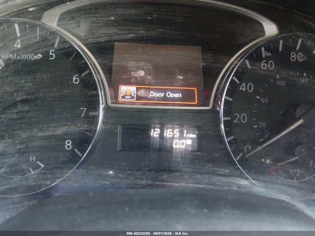 Nissan Pathfinder S