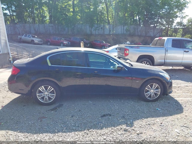 INFINITI Q40