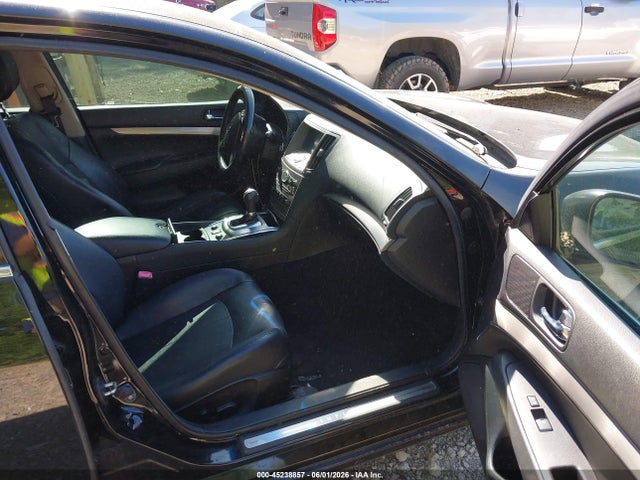 INFINITI Q40