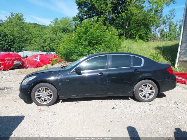 INFINITI Q40