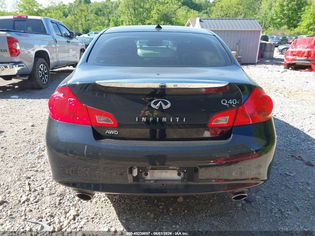 INFINITI Q40