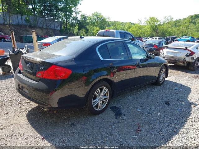 INFINITI Q40