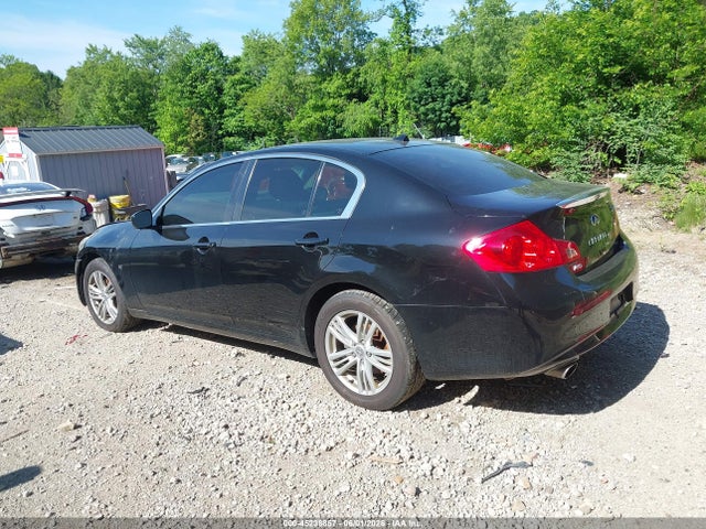 INFINITI Q40