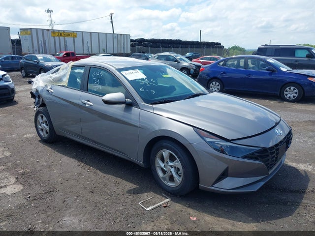 Salvage Hyundai ELANTRA Image
