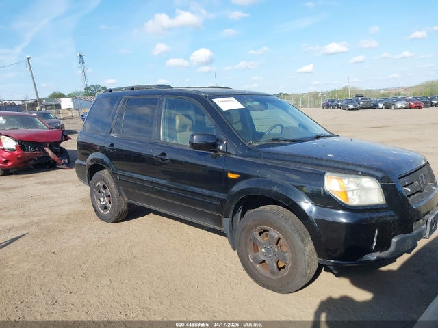 Salvage Honda Pilot Image