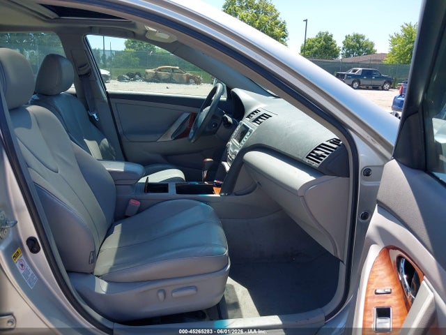 Toyota Camry Xle V6