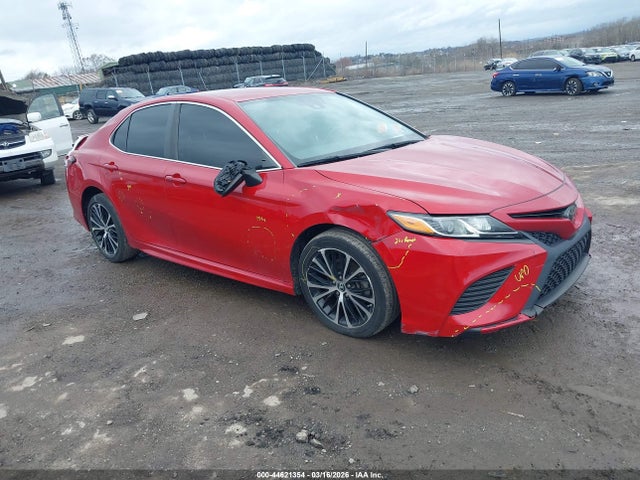Salvage Toyota Camry Image