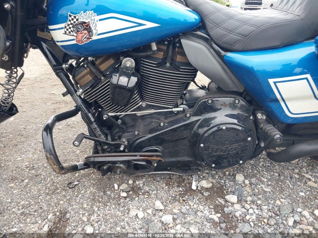 Harley-Davidson Flhxst