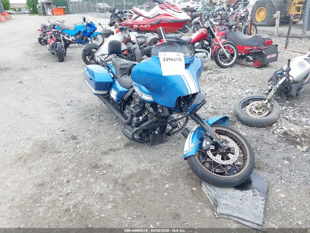 Salvage Harley-Davidson Flhxst Image