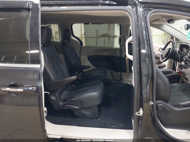 Chrysler Pacifica Touring L