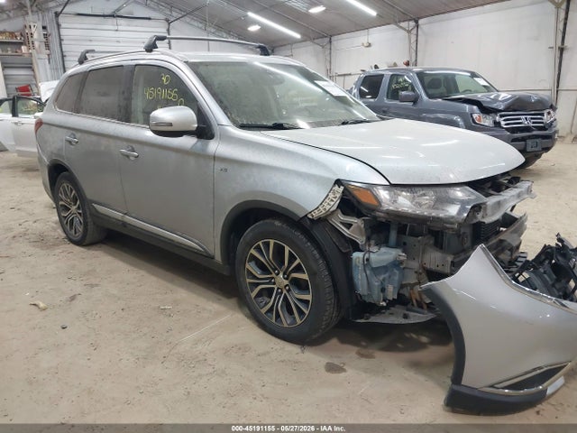 Salvage Mitsubishi Outlander Image