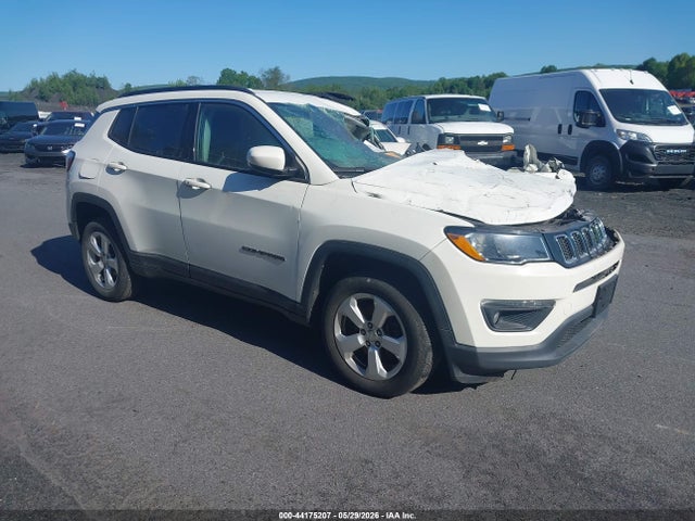 Salvage Jeep Compass Image