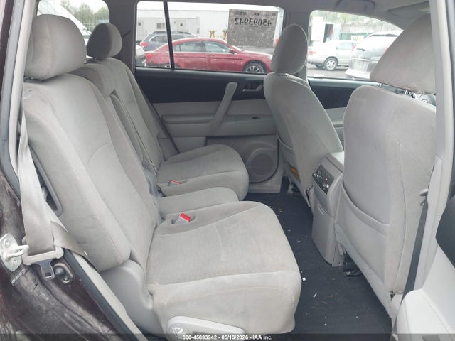 Toyota Highlander Base Plus V6