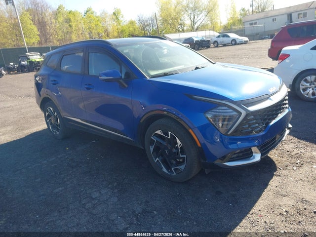 Salvage Kia Sportage Image