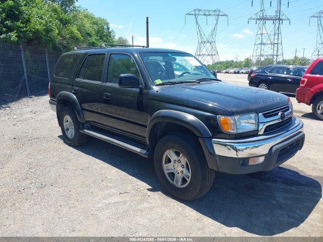 Salvage Toyota 4Runner Image