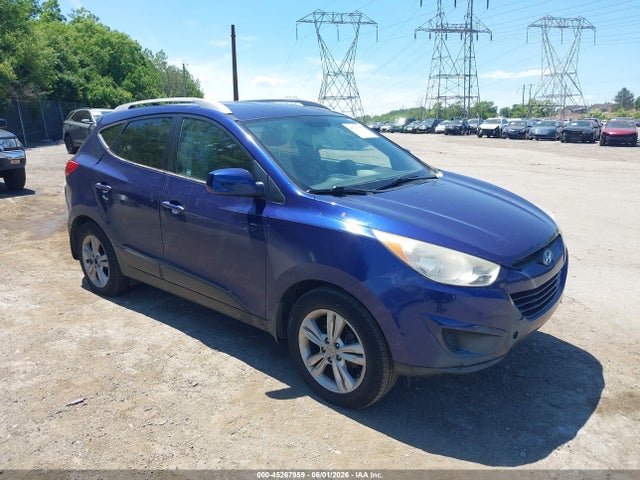 Salvage Hyundai TUCSON Image