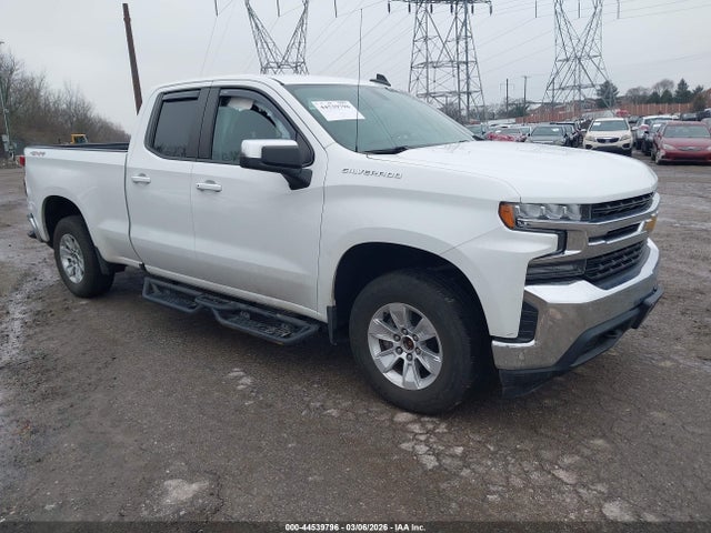 Salvage Chevrolet Silverado 1500 Image