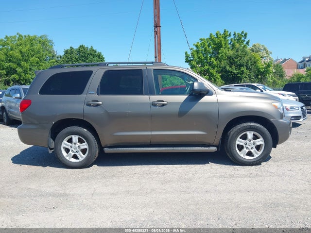 Toyota Sequoia Sr5 5.7l V8