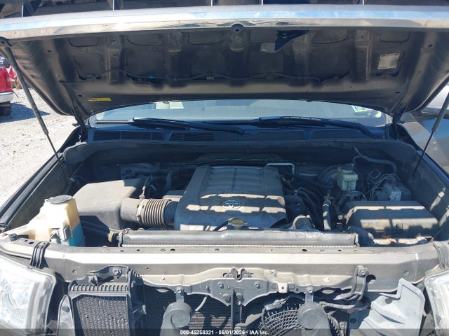 Toyota Sequoia Sr5 5.7l V8