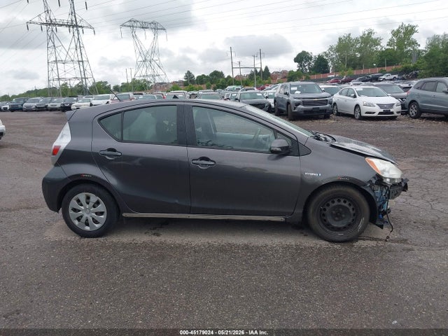 Toyota Prius c Two