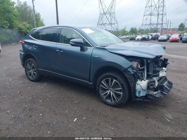 Salvage Toyota Venza Image