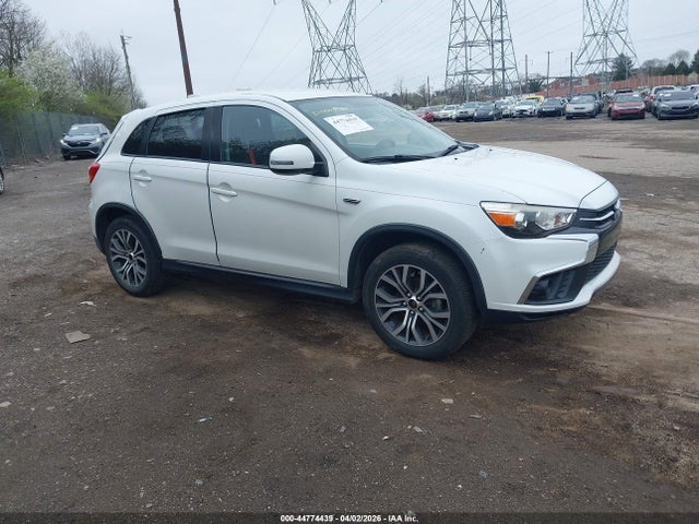 Salvage Mitsubishi Outlander Image