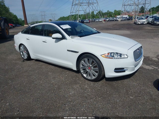 Salvage Jaguar XJ Image