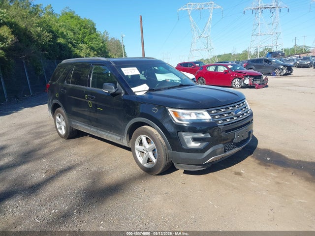Salvage Ford Explorer Image