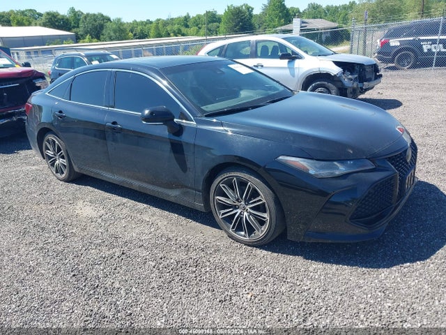 Salvage Toyota Avalon Image