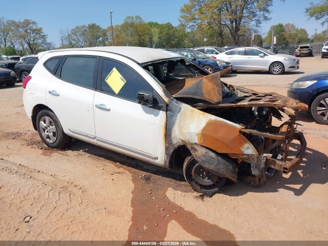Salvage Nissan Rogue Image